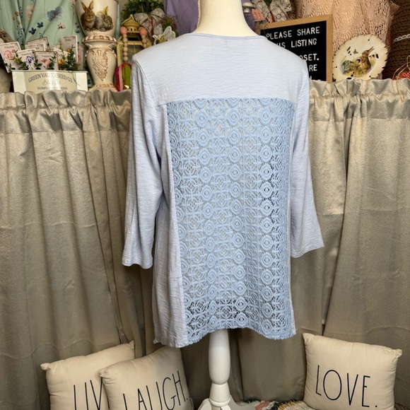Chico's Relaxed Blue Top with Mandarin Collar Size Medium with Lace Design - Picture 7 of 13